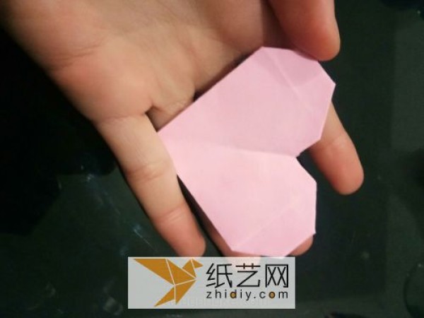 A very simple origami heart illustrated tutorial and a complete collection of origami heart making methods