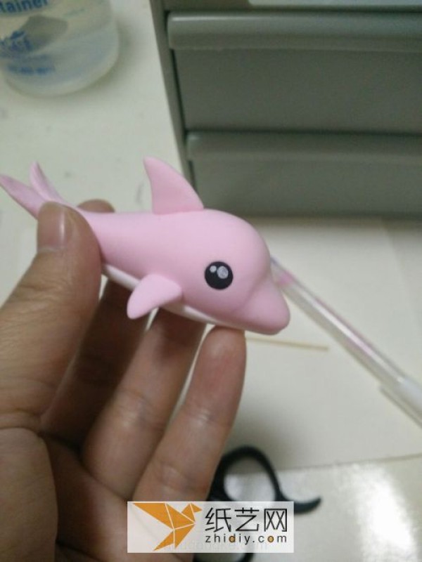 Tutorial on making handmade clay dolphins Cartoon small animals are made from clay