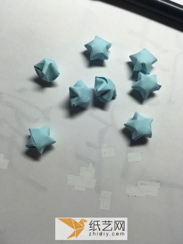 New tutorial on origami lucky stars. Simple illustrated tutorial to teach you how to fold lucky stars.