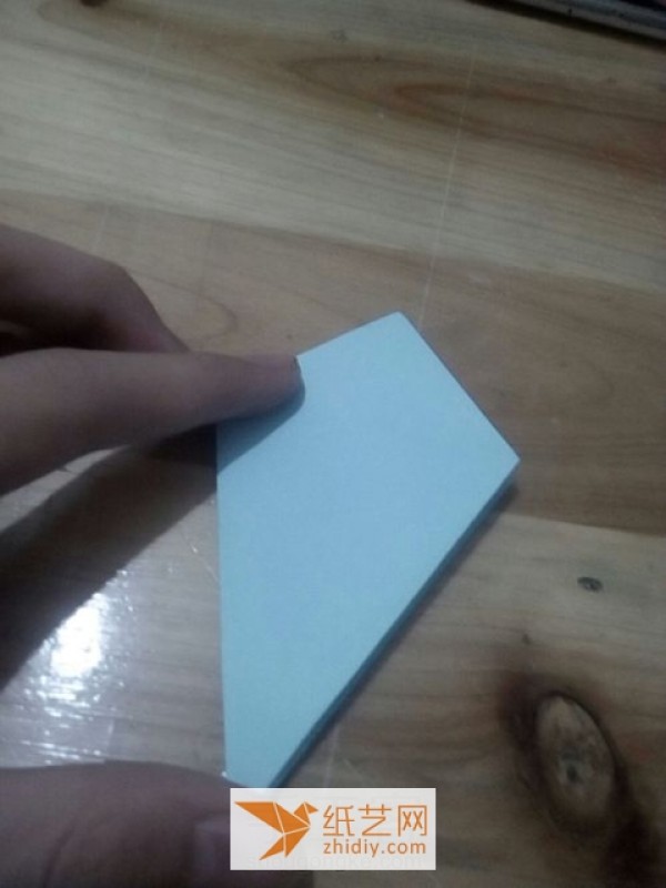 Innovative tutorial on how to make a flying origami crane