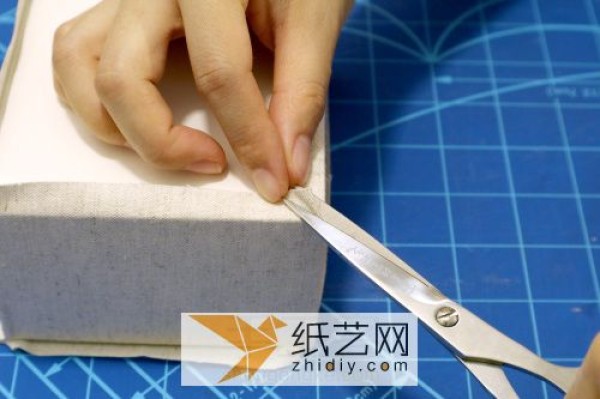 DIY fabric gift box making tutorial for Chinese Valentines Day gifts