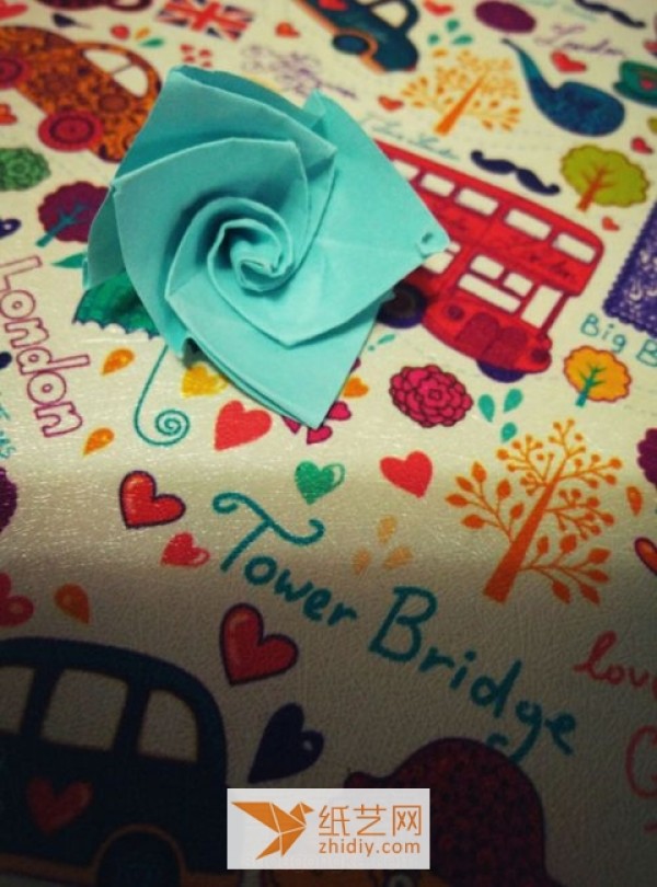 Simple origami rose making tutorial for Valentine’s Day