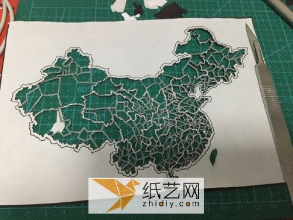 The production of a paper-cut map of China that you have never seen before