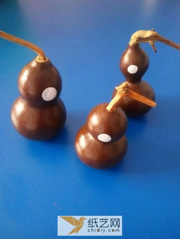 A small gourd turns waste into treasure and makes a bear toy as a Childrens Day gift