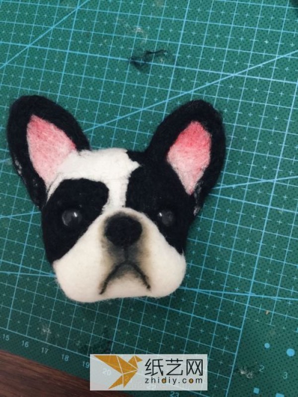 New Year’s Gift for Dog Lovers Tutorial on making a cute bulldog from wool felt