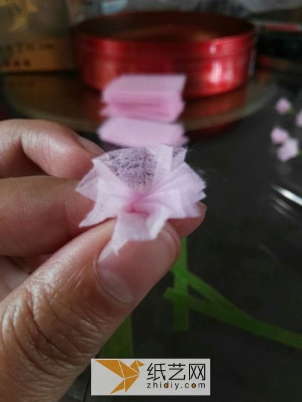 Making paper art flowers and stars Origami bouquet decoration for Teachers Day gift