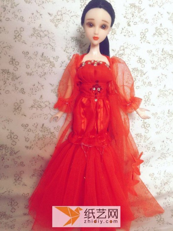 Don’t forget Barbie as a New Year’s gift. Make your own fabric New Year’s dress.