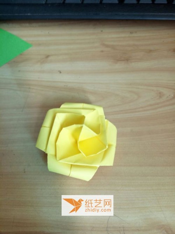 Teach you how to make a simple origami rose