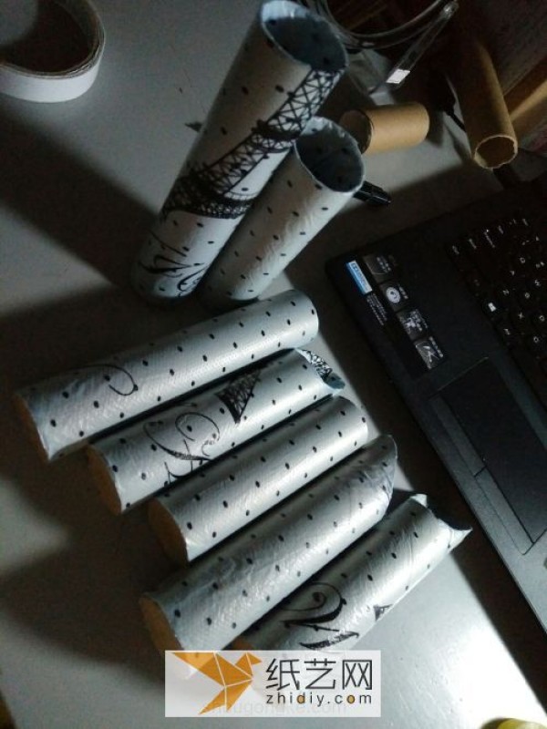 Desktop storage tool Tutorial on turning waste paper tubes into treasures and making them into practical pen holders