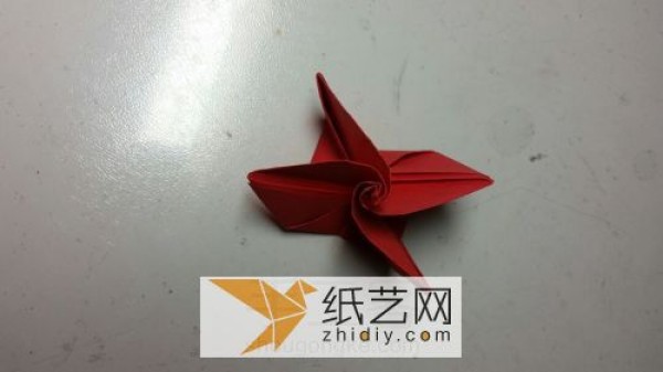 The simplest way to fold origami roses. Easy to learn paper rose tutorials.