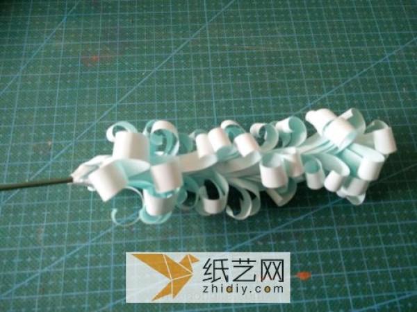 Simple paper art flower hyacinth production for childrens art class handicrafts