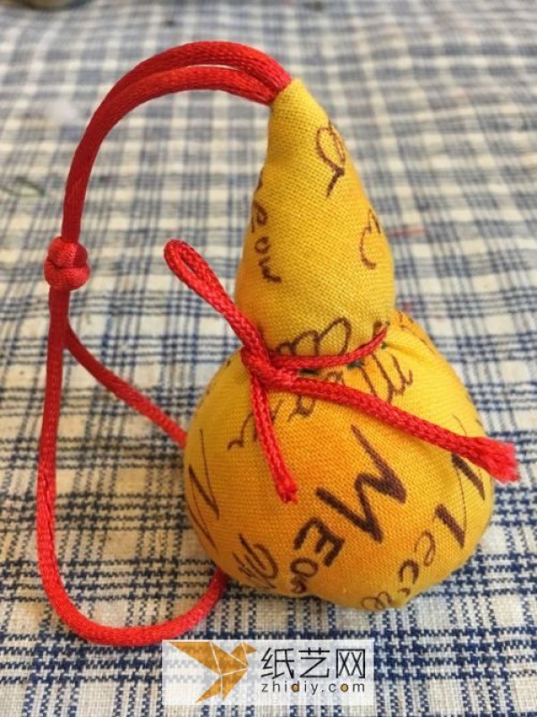 Make a good-luck Fulu sachet and fabric gourd during the New Year