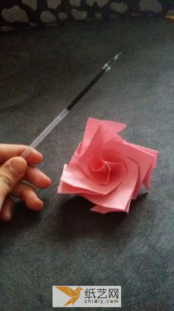 Very simple origami roses