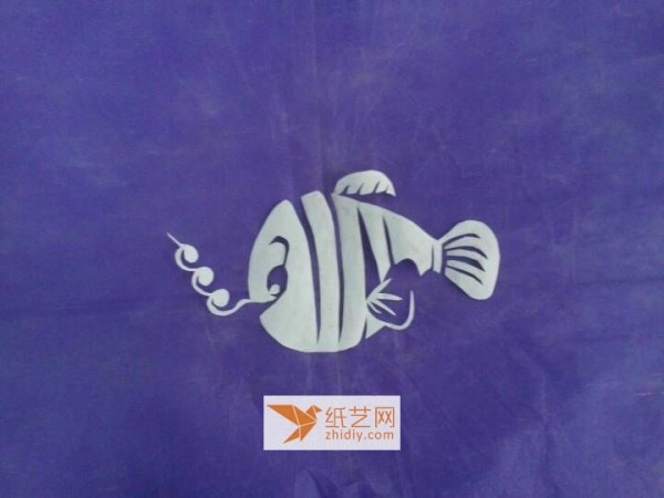 Simple paper-cut fish handmade tutorial for children