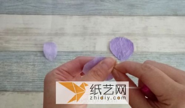 An exquisite paper rose handmade method. How to make preserved flowers.