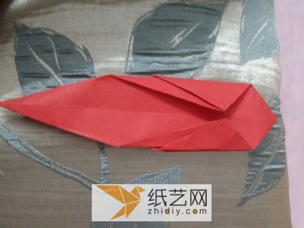 Actual pictures teach you step by step how to make origami devil heart Valentines Day gift handmade tutorial