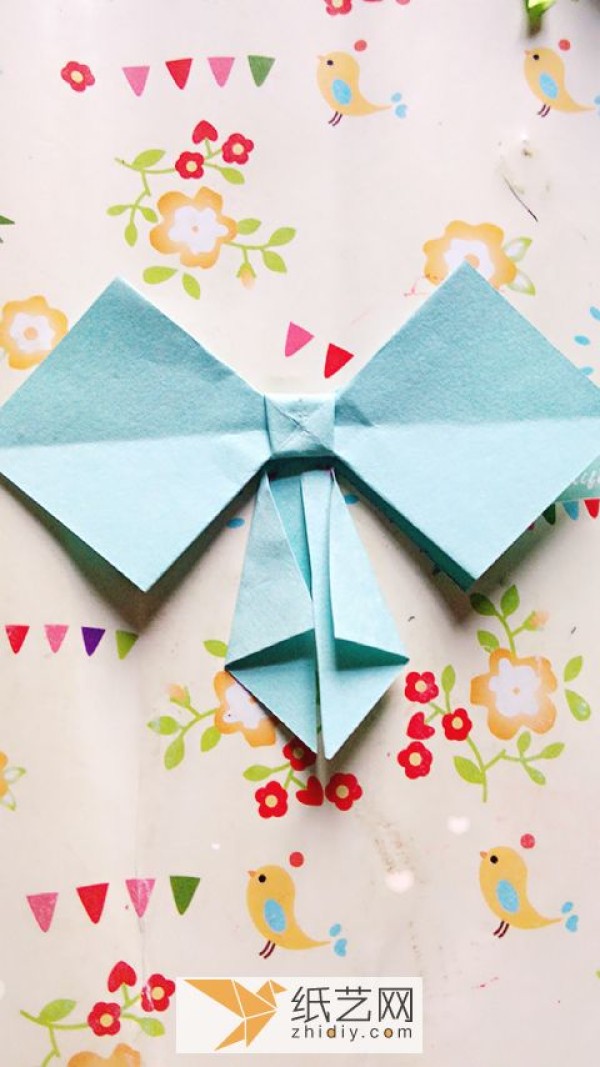 Illustrated origami tutorial for origami butterflies and origami bows