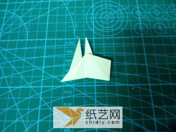 Tutorial on making origami lanterns for Lantern Festival