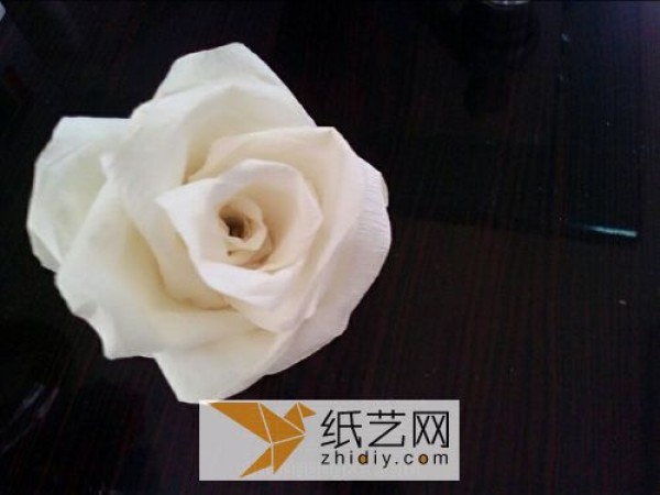 Chinese Valentines Day gift made of crepe paper, blooming roses