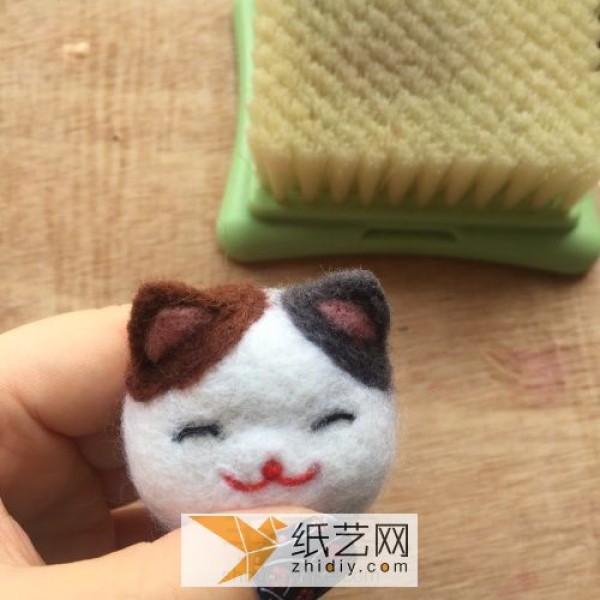 Give Lucky Cat as a New Year Gift. Illustrated Tutorial on Making Lucky Cat from Wool Felt