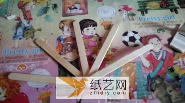 Princess fan made from popsicle sticks as a Children’s Day gift