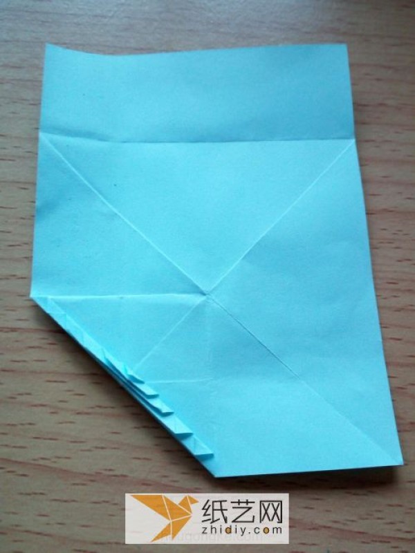 Creative handmade tutorial teaches you how to fold a beautiful origami feather envelope