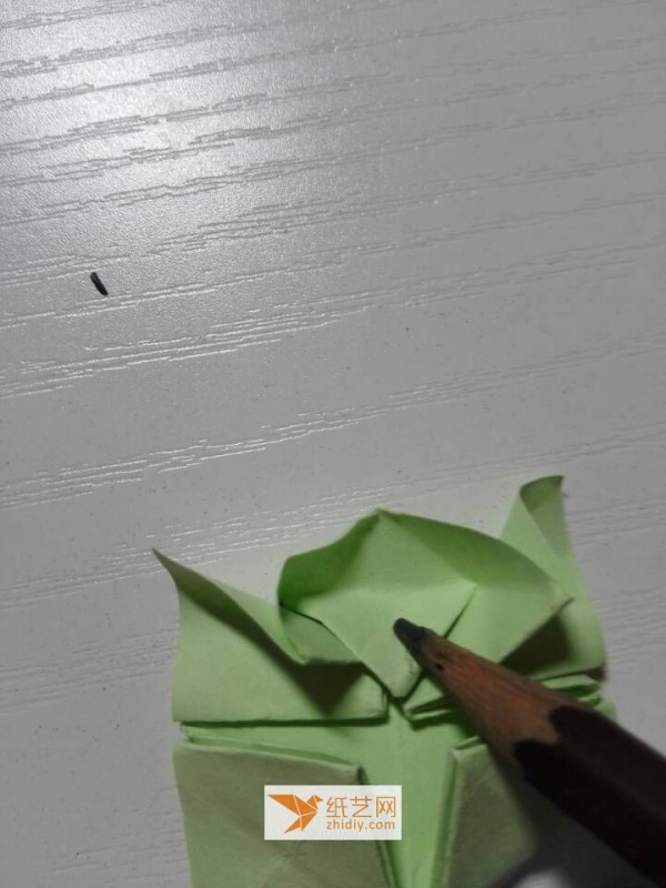 A simple origami four-leaf clover tutorial