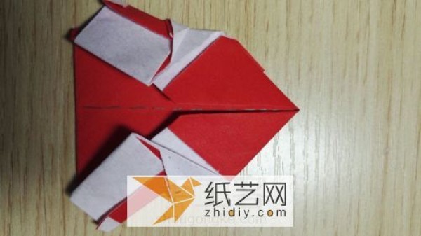 Real photos of how to make an origami Santa Claus that is simple and easy for children to learn