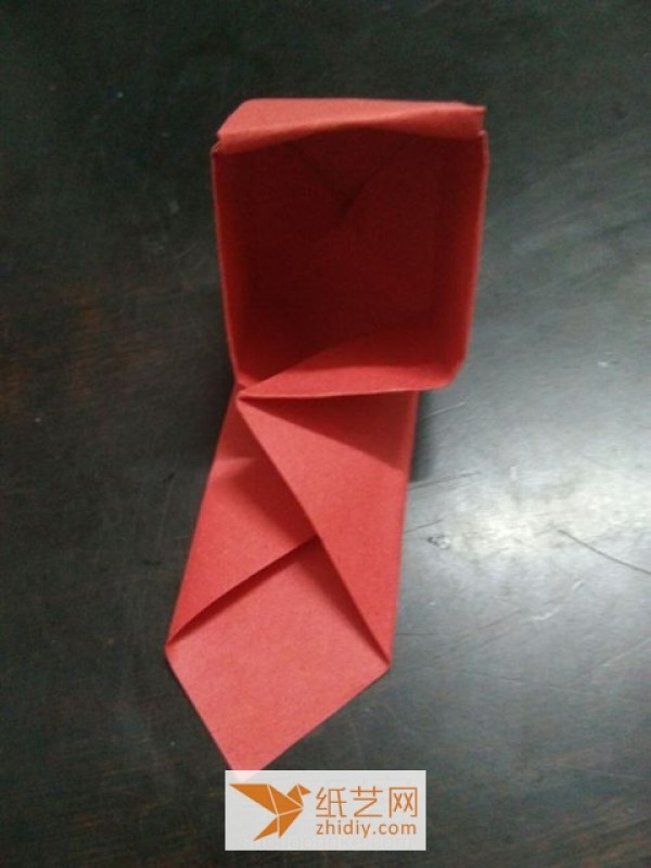 A little creativity creates a splicable origami box