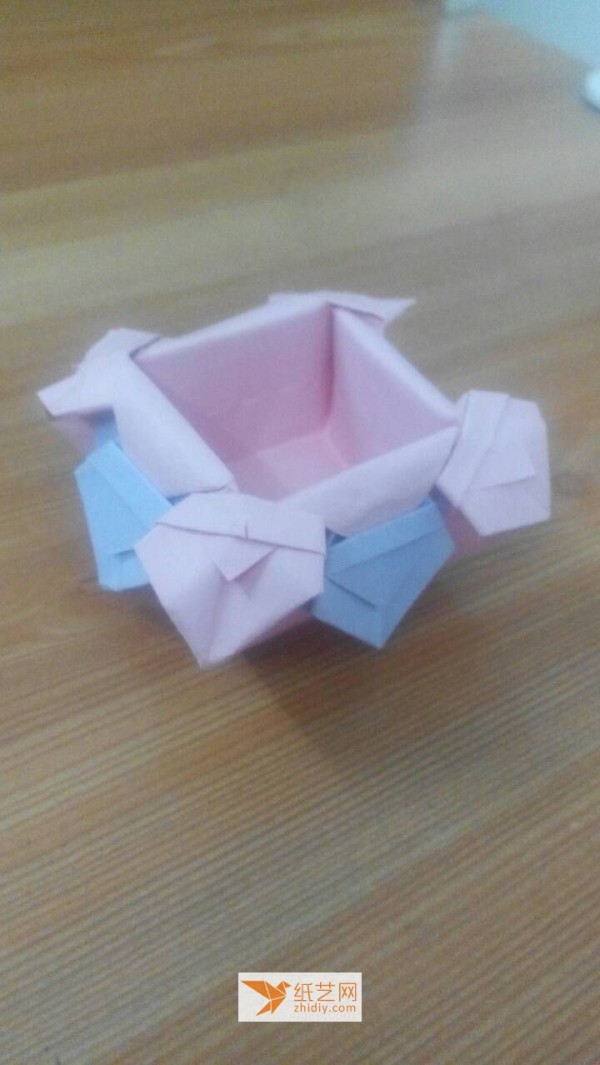 Tutorial on how to make a beautiful origami basket to hold Children’s Day gifts for good friends