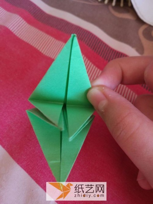 What should I do if I don’t know how to make origami cranes? This detailed tutorial can save you