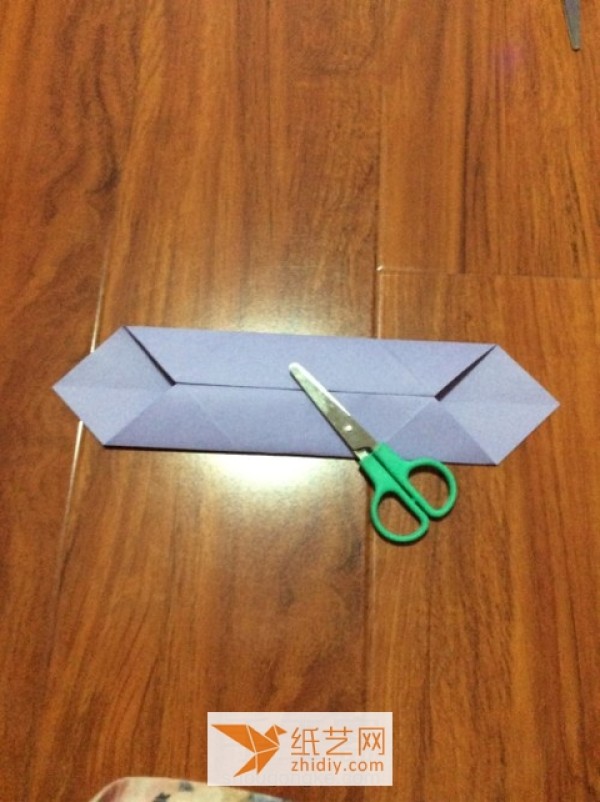 Tutorial on how to make a simple origami box that is convenient for your life. It’s too simple to use as a garbage storage box.