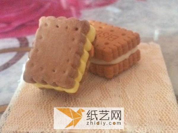 Use ultra-light clay to make delicious sandwich cookies, gourmet temptation gifts