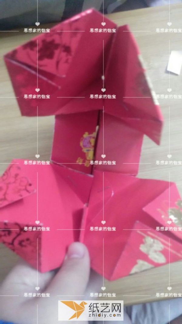 Turn waste into treasure during the New Year red envelopes and make new year decorations with surplus every year.