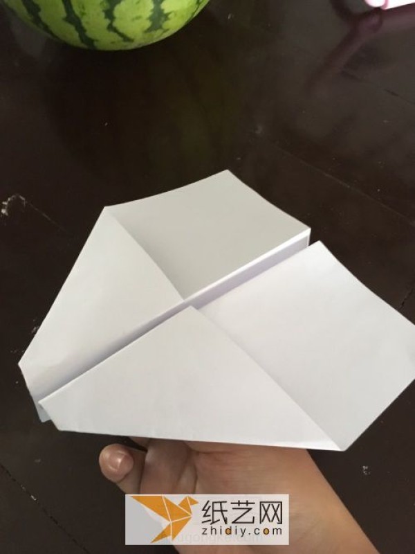 How to make an origami glider in origami airplane