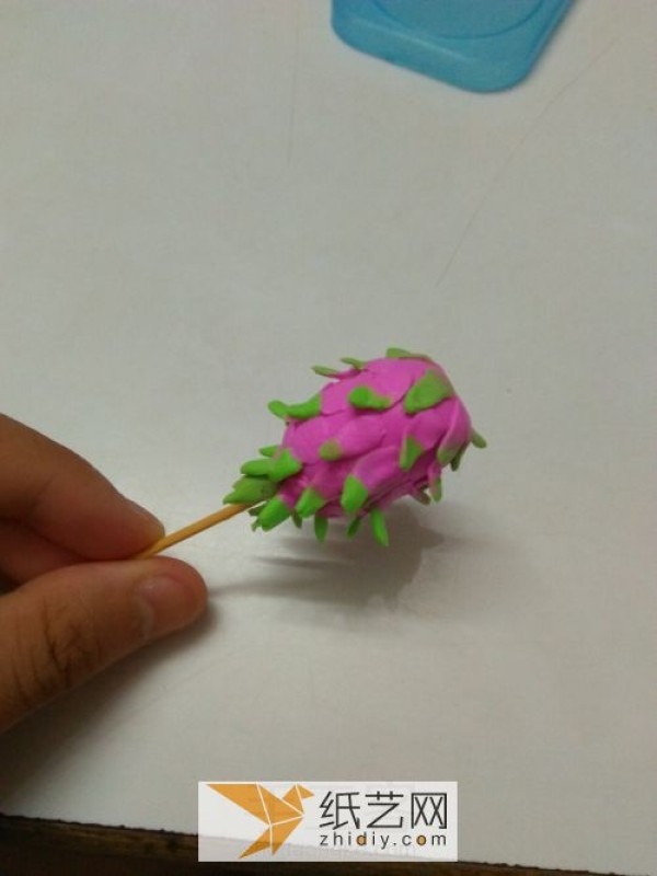 Summer delicacy pitaya made of ultra-light clay