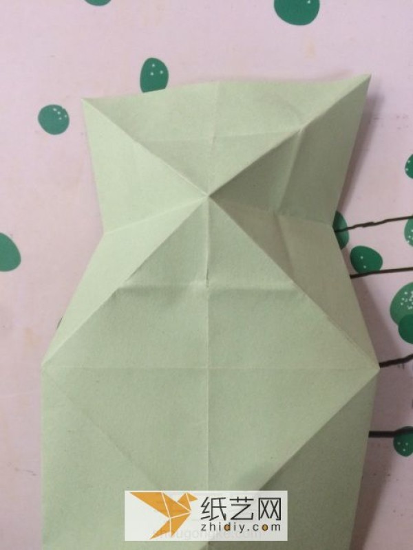 Teach you how to use waste paper to make a mobile phone holder that does not block the screen