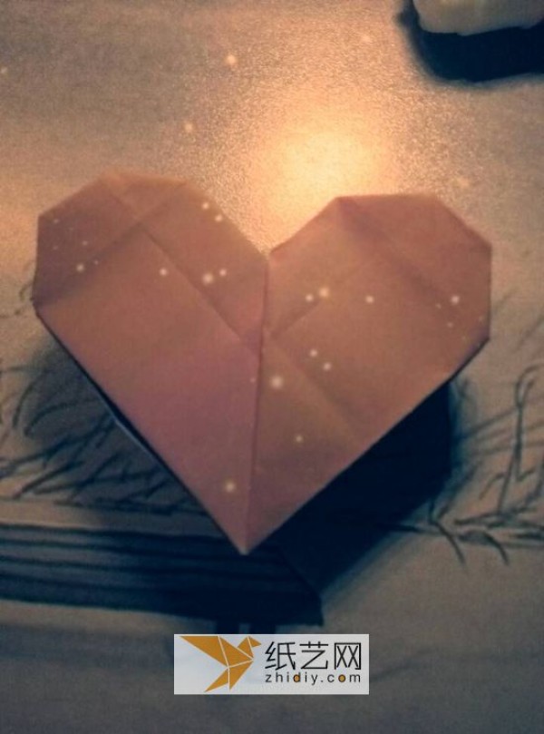 Skillful hands teach you how to make a love box