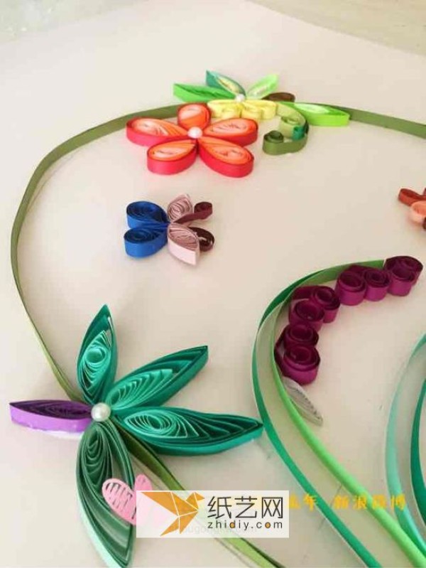 A simple paper quilling wreath making (simple tutorial)