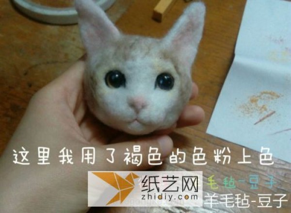 Tutorial on how to make a wool felt poke kitten, and then make it into a mobile phone chain, which is a Teacher’s Day gift