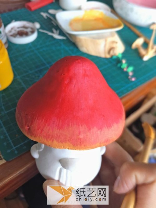 Tutorial for making a small mushroom house from fairy tales with ultra-light clay. A birthday gift for a friend.