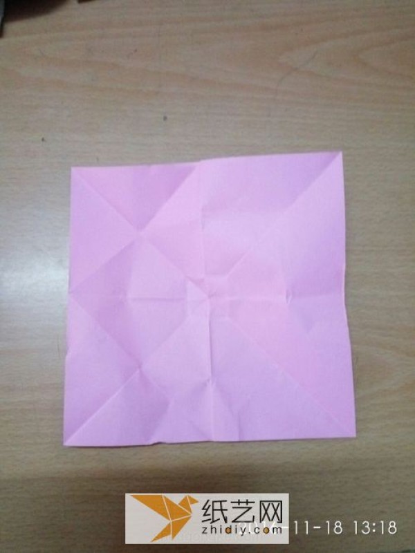 How to make a three-dimensional origami butterfly. Teach you step by step how to fold a three-dimensional origami butterfly.