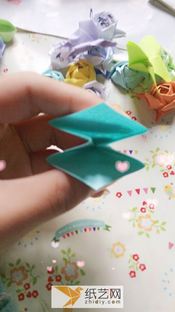 Illustrated origami tutorial for origami butterflies and origami bows