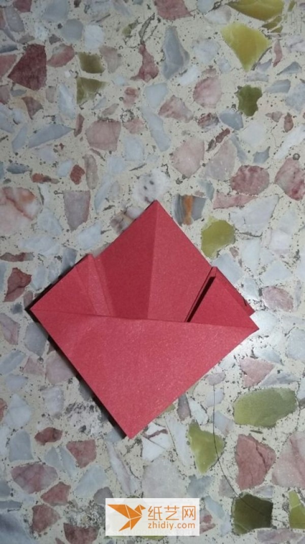 Tutorial on making a cool origami watermelon box for summer