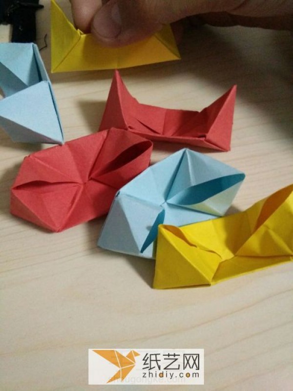 Illustrated tutorial on origami three-dimensional modeling A simple origami practice