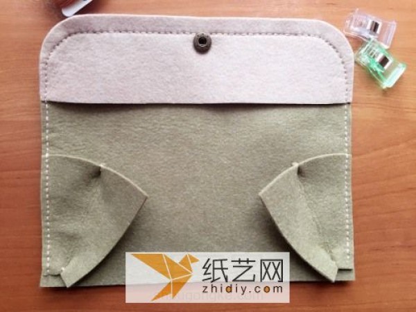 Non-woven long wallet, a safe Valentine’s Day gift