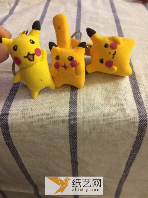 Pikachu key chain made of ultra-light clay Pokemon is eternal love