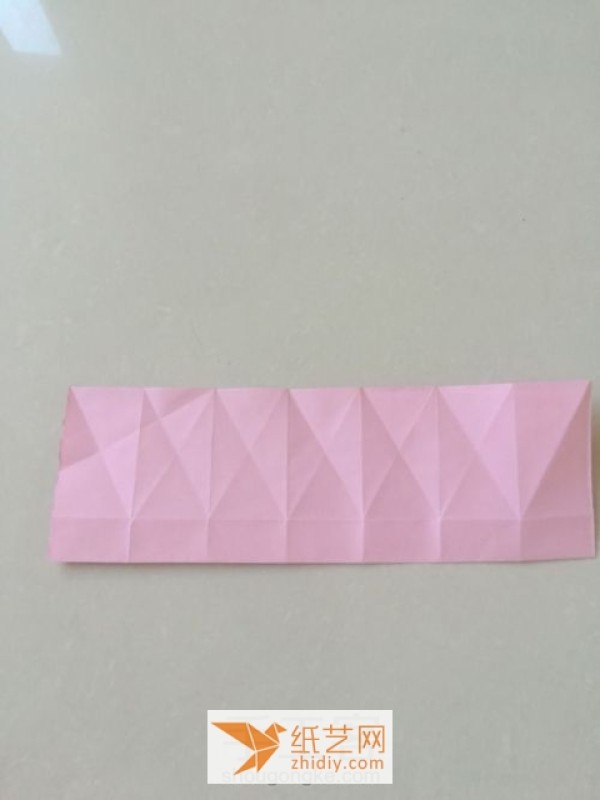 Tutorial on making a hexagonal flower origami lid for a Valentines Day gift box