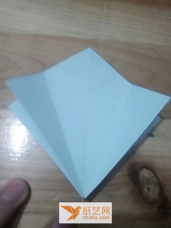 Innovative tutorial on how to make a flying origami crane