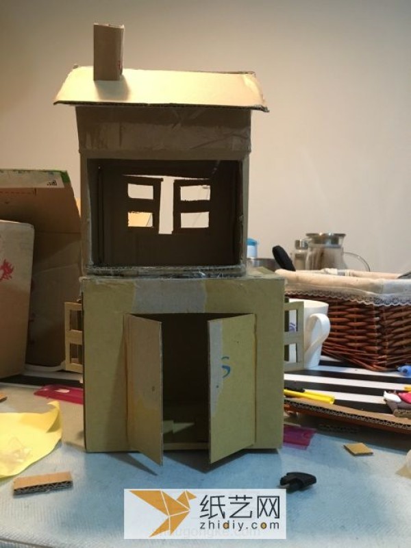 Turning express boxes into treasure to make DIY hut Childrens Day gifts